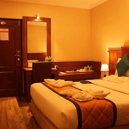 Hotel Noor Empire International Kormangala Bangalore Buitenkant foto
