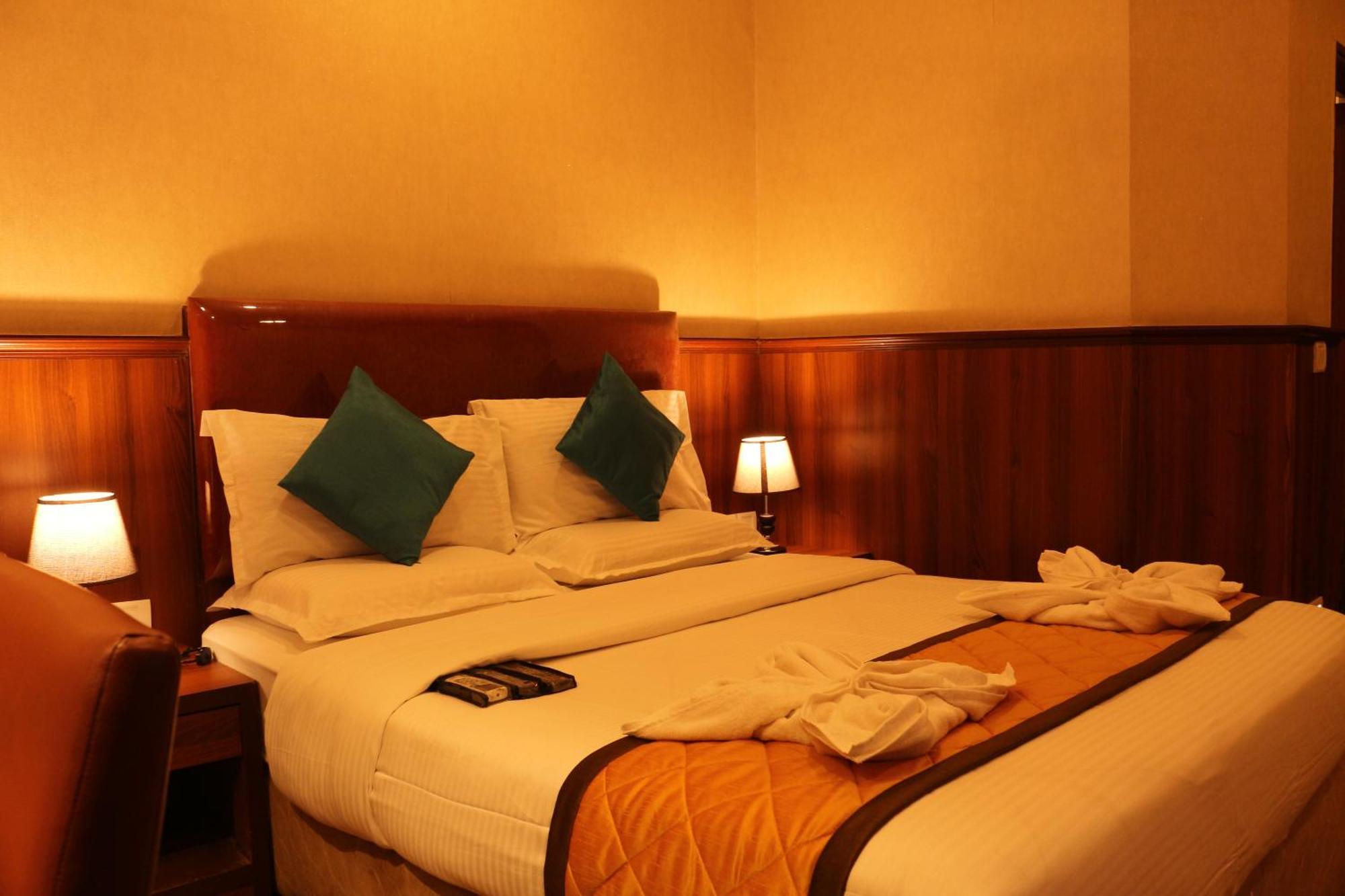 Hotel Noor Empire International Kormangala Bangalore Buitenkant foto