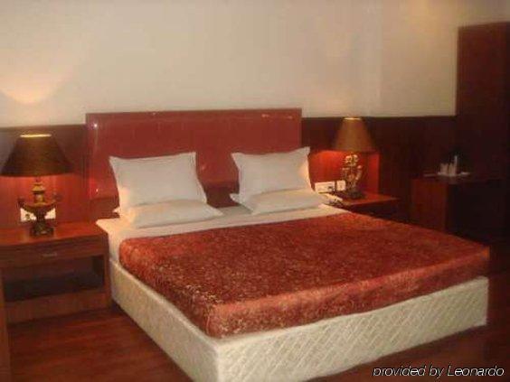 Hotel Noor Empire International Kormangala Bangalore Kamer foto