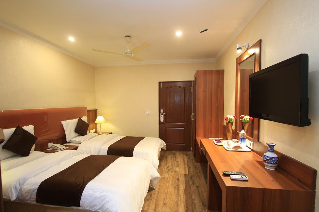 Hotel Noor Empire International Kormangala Bangalore Buitenkant foto