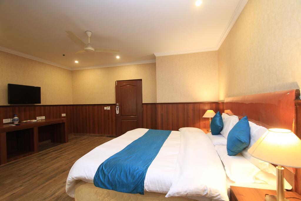 Hotel Noor Empire International Kormangala Bangalore Buitenkant foto